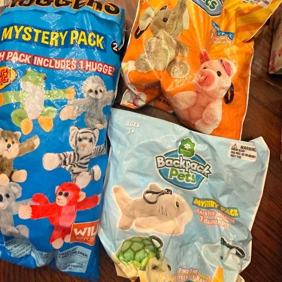 Huge lot of 22 mixed items Stocking Stuffers Blind Bags Hello Kitty, Stitch NEW - Picture 3 of 7